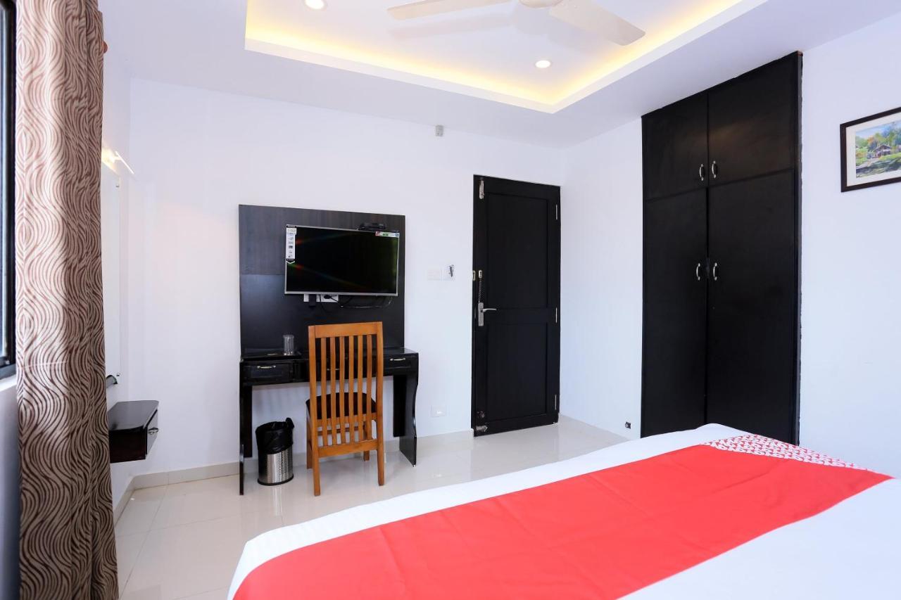 Capital O 61059 Green Life Hotel Kochi Exterior foto