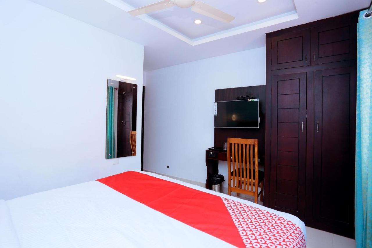 Capital O 61059 Green Life Hotel Kochi Exterior foto